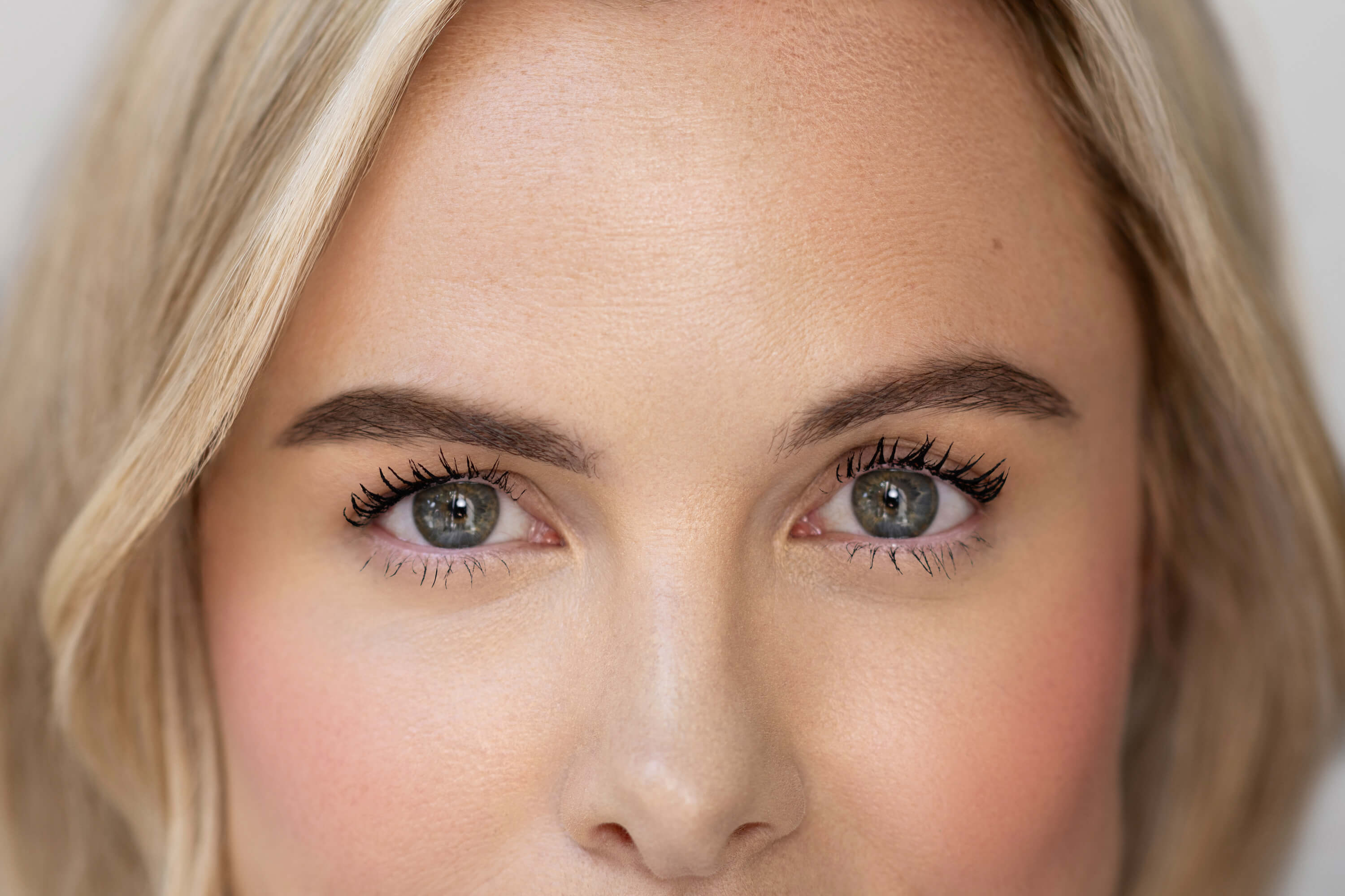 Lengthening and Volumizing Mascara